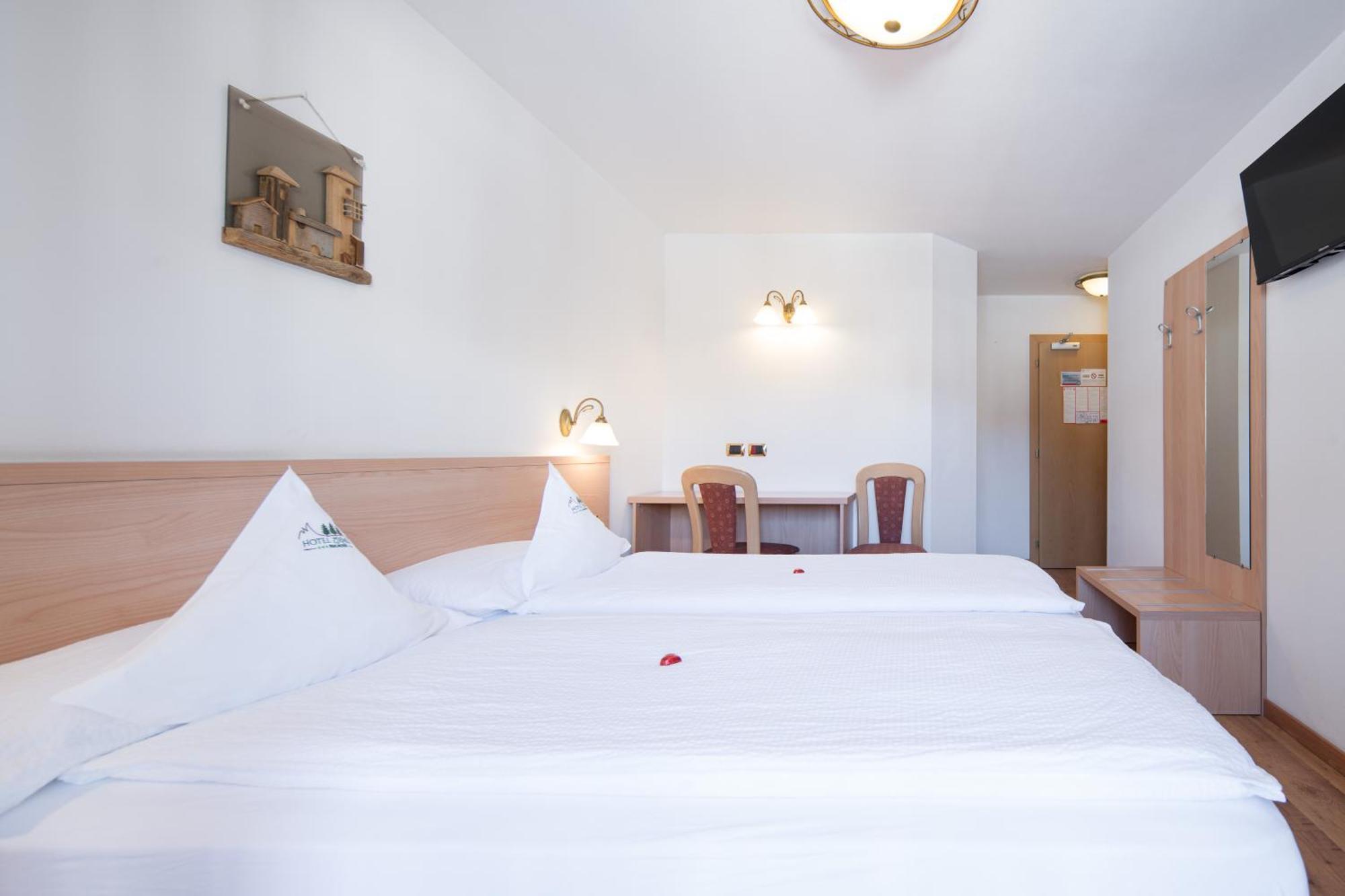Hotel Zirmes Moena Dış mekan fotoğraf