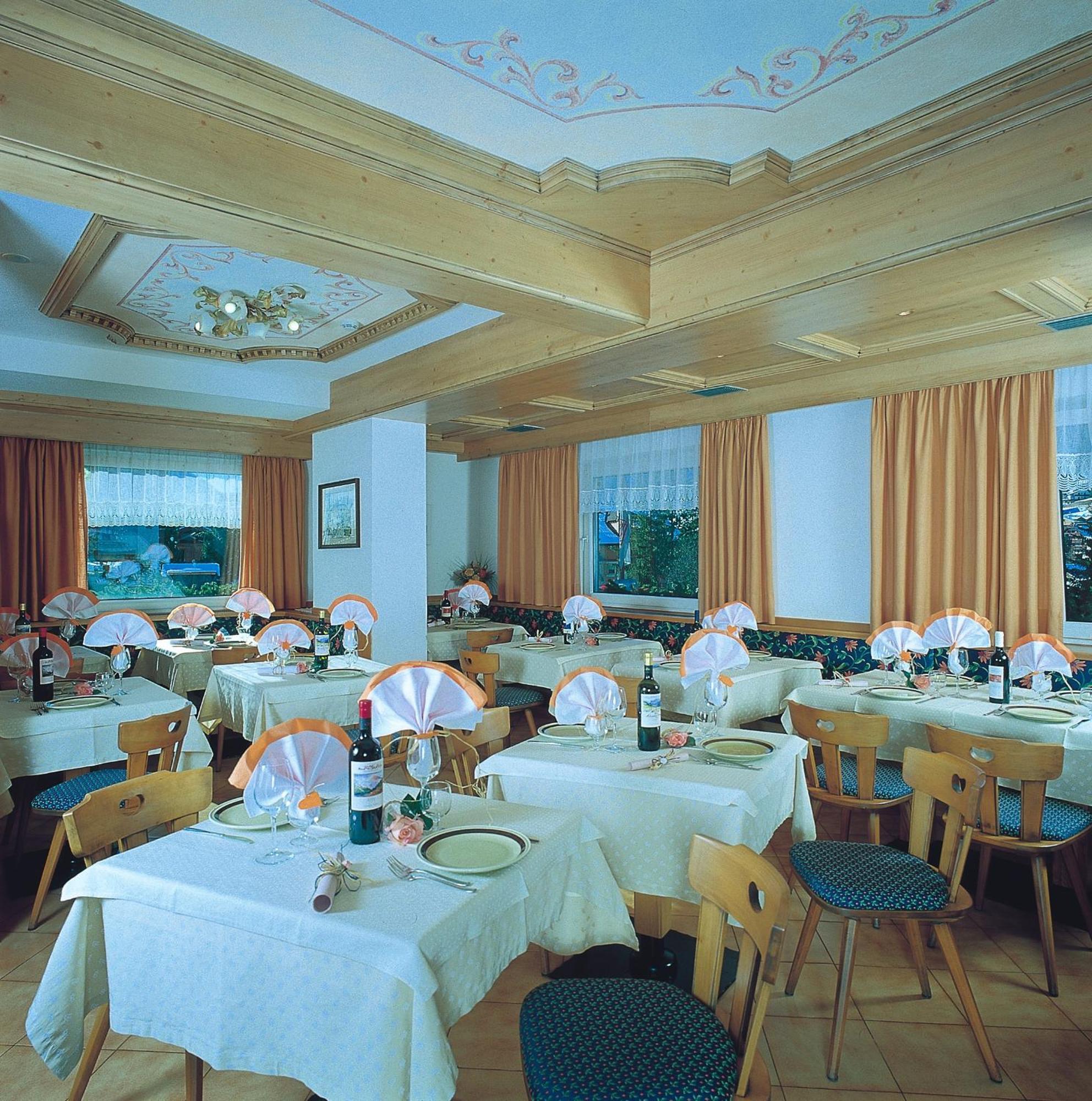 Hotel Zirmes Moena Dış mekan fotoğraf