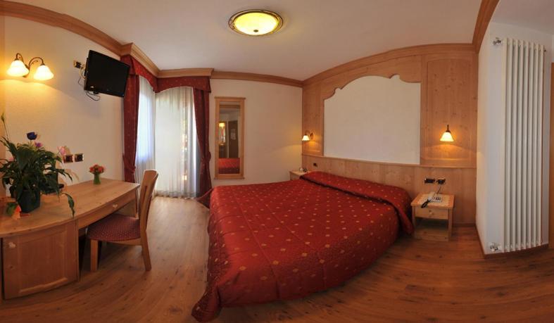 Hotel Zirmes Moena Oda fotoğraf